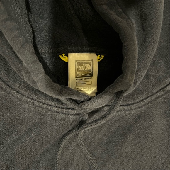 The North Face Sweatshirt Hoodie Mens Medium Blue Embroidered Logo Pocket - Picture 4 of 4